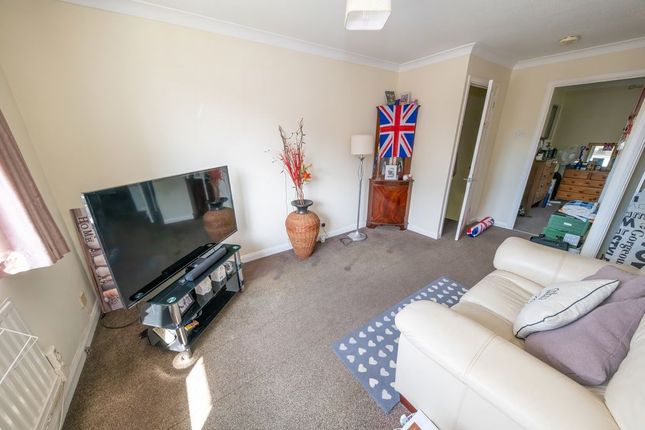 24, Spruce Avenue, Waterlooville photo 4