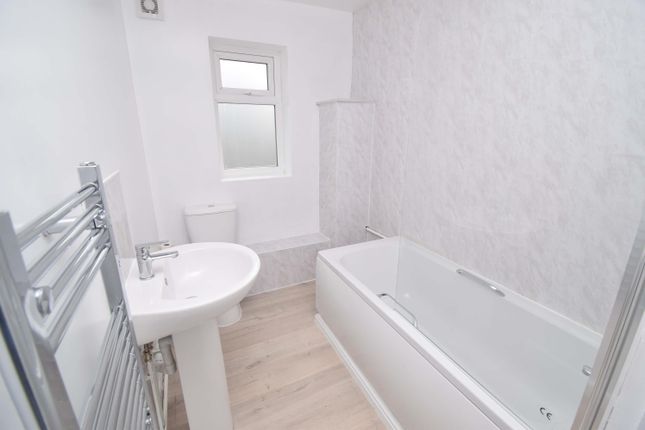 49a, CHEPSTOW photo 3