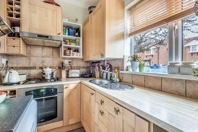 Kitchener Road Thornton Heath Cr7 2 Bedroom Maisonette For