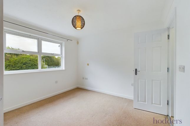 10 Rushmon Court,, Barker Road, Surrey photo 5