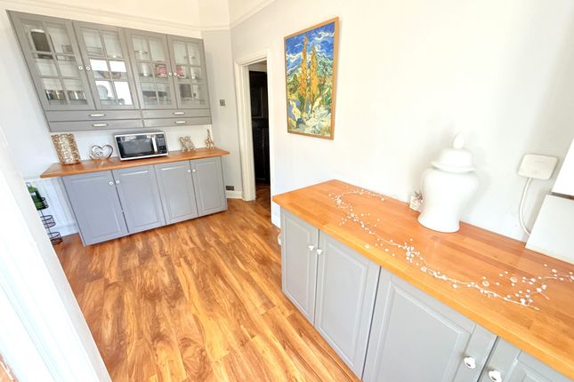 74 Capel Road, Barnet photo 3