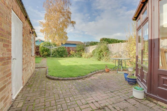 28, Charlotte Avenue, Wickford photo 2