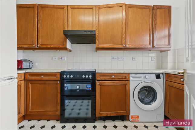 Bourneside Crescent, N14 photo 4