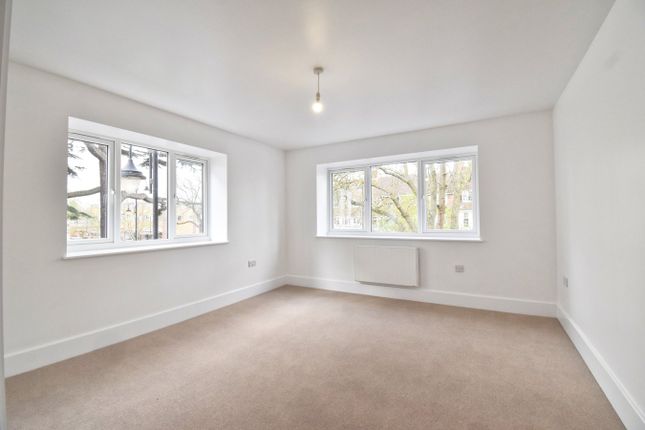 Flat 1, Araby Corner, Shepperton photo 4