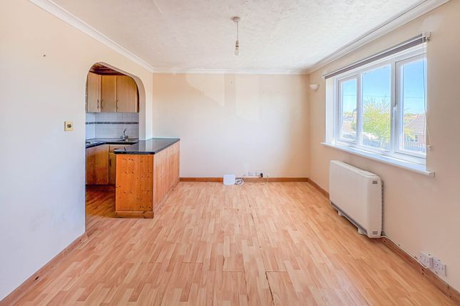 5 Bracklesham Court, Bracklesham Lane, Chichester photo 3