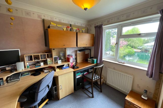 Property for sale in Whitney Drive, Stevenage