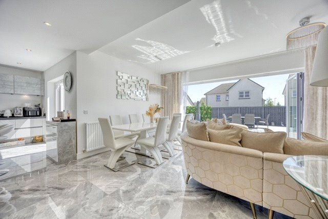 33, Thurso Crescent, Renfrewshire photo 3