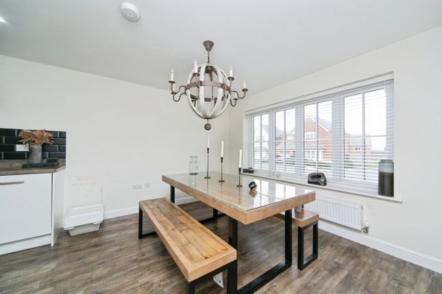 73, Parc Tyddyn Bach, Holyhead photo 2