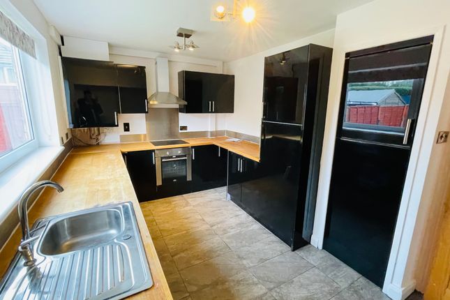 18, Brookcroft Road, Manchester photo 4