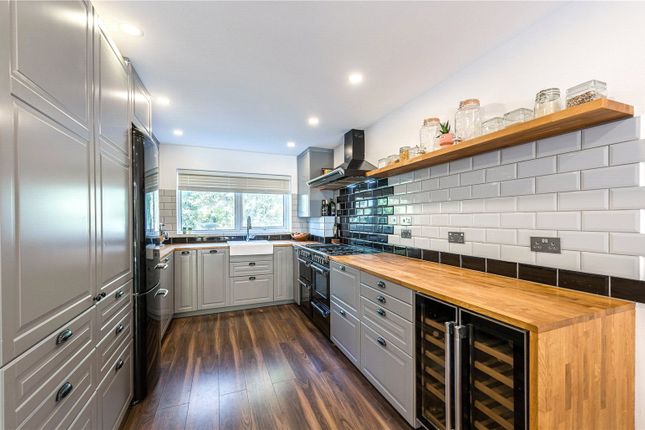 91, Gideon Road, London photo 3