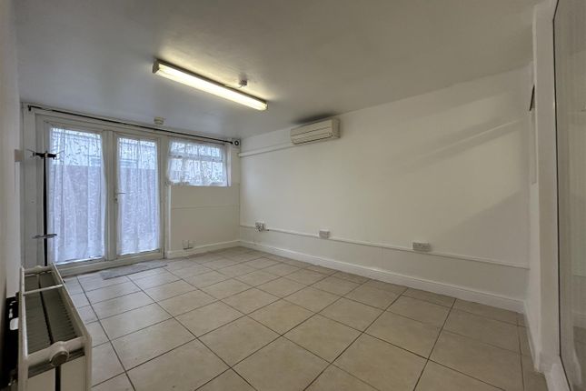 Property to rent in Sycamore Avenue, London