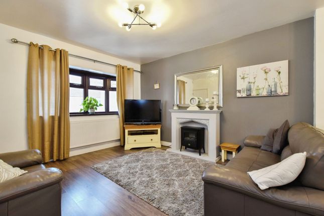14, Cambrian Street, Tredegar photo 4