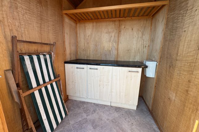 Beach Chalet 50, below Highcliffe Road, Swanage photo 5