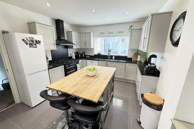 11, Austen Close, Par photo 3