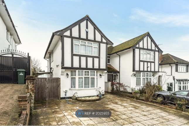 Thumbnail Semi-detached house to rent in Hillcroft Crescent, Watford