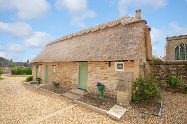 Cottage to rent in The Green, Islip, Northamptonshire