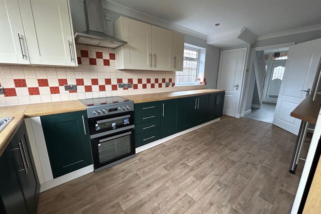 8, Holmes Close, Louth photo 2
