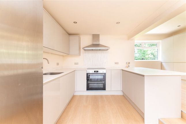 3, Heaton Park Drive, West Yorkshire photo 4