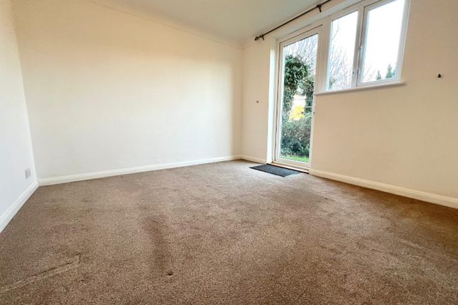 56  Flat 1, Hadleigh Road, Leigh-On-Sea photo 4