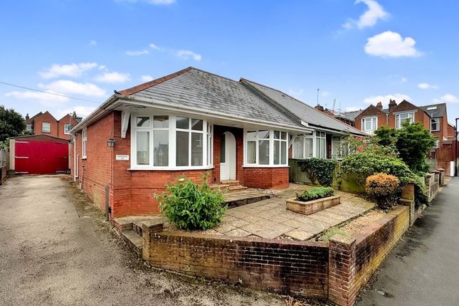 Thumbnail Bungalow to rent in Moor Green Road, Cowes
