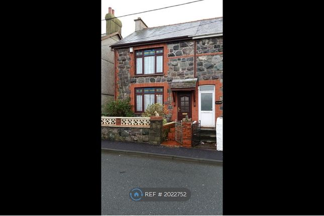 Semi-detached house to rent in Llys Idris, Llanrug, Caernarfon
