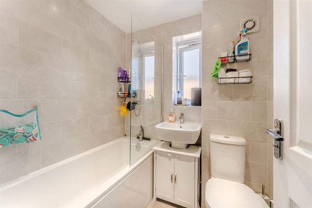 4, Stockburn Road, Kettering photo 4