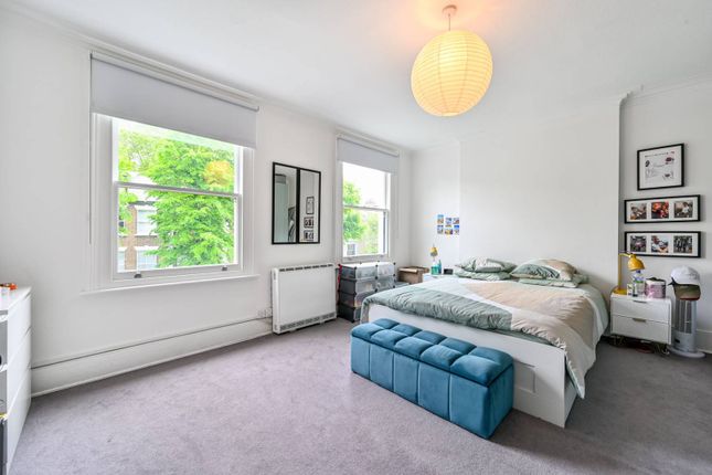 Flat to rent in Gloucester Crescent, Camden, London