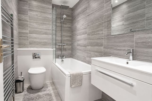 1 Kimbolton Close, London photo 5