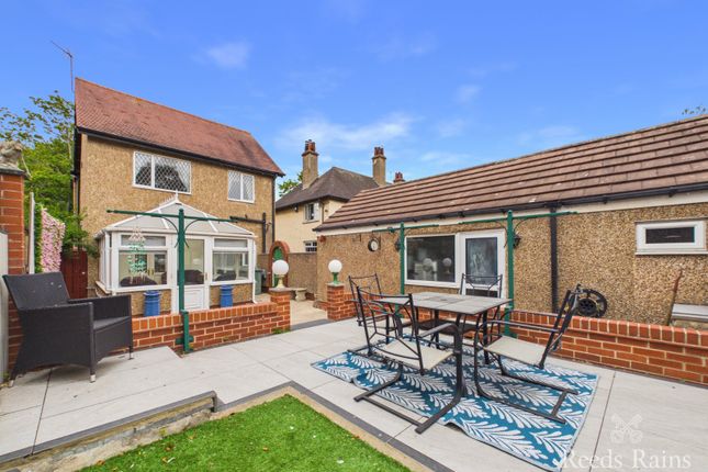 83, Village Road, East Yorkshire photo 3