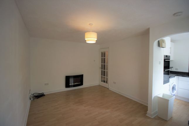 Flat to rent in Pimpernel Grove, Walnut Tree, Milton Keynes