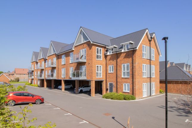 2-bed flat on 7, Steel Close, Herne Bay, £245,000