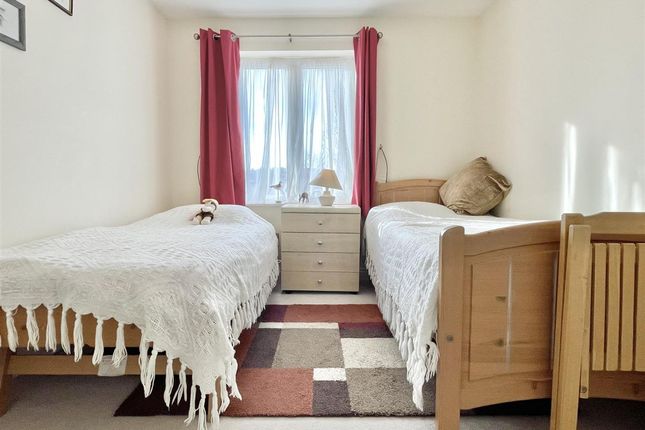 2-bed flat on Flat 8, 8 Corscombe Close, Weymouth, £199,000