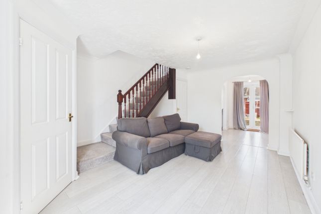 33, Vine Way, Tewkesbury photo 2