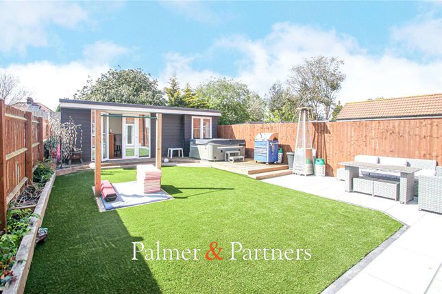 24, Barley Road, Frinton-on-Sea photo 3