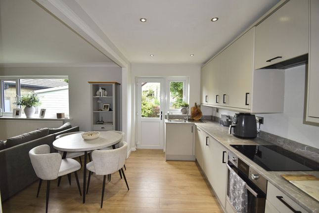 15 Station Road, High Peak photo 4