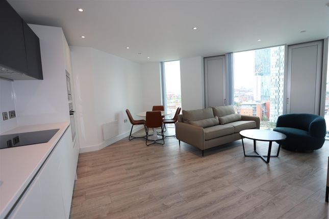 Flat to rent in Silvercroft Street, Manchester