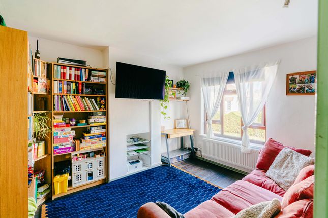 90 Swanmoor Crescent, Bristol photo 3