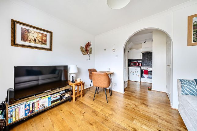 53, Flemming Avenue, Ruislip photo 4