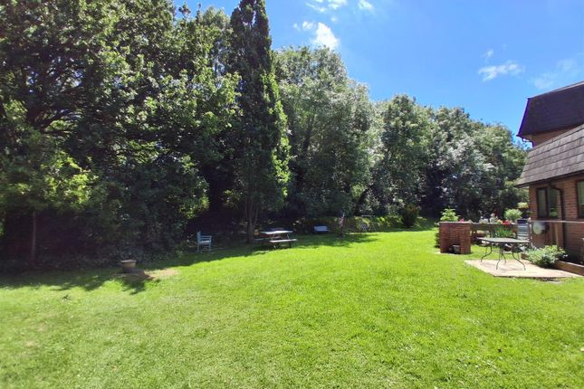 36, Westcombe Lodge Drive, Hayes photo 4