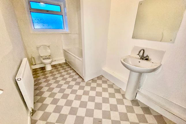 16, Hudson Street, Burnley photo 5