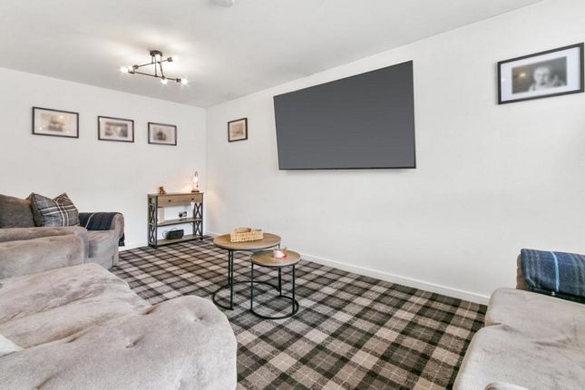4, Gabbro Crescent, Glasgow photo 3