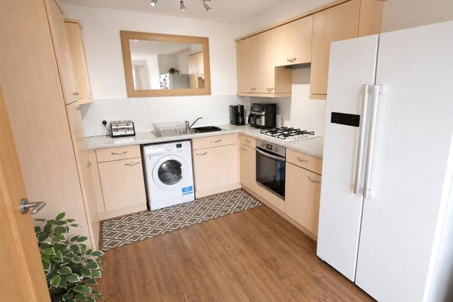 SNG OR - 8 Phoenix Court,, Chertsey Road, Feltham photo 2