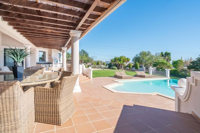 Villa for sale in 8100 Boliqueime, Portugal