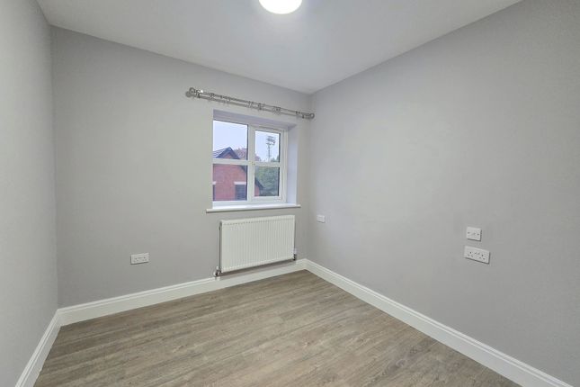 25, Crescent Drive, Aldershot photo 5