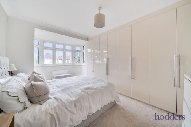 50, Simplemarsh Road, Addlestone photo 4