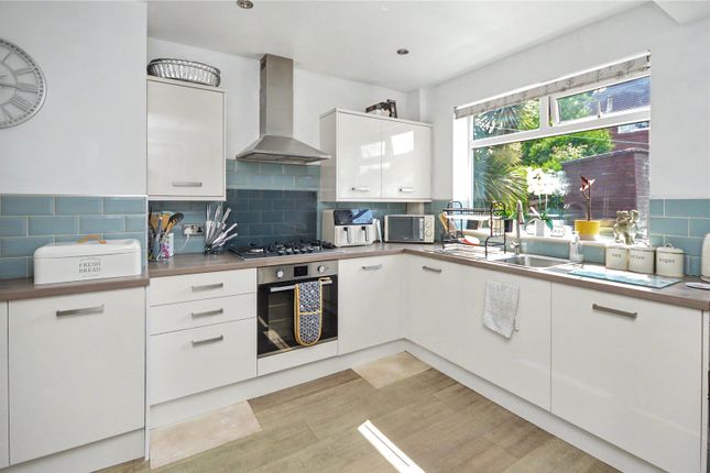 30, Cranmore Crescent, West Yorkshire photo 4