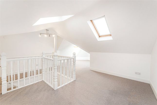 Flat for sale in Colney Hatch Lane, Muswell Hill, London