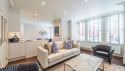 Flat to rent in King Street, London