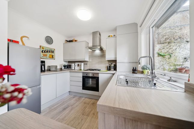2 Millborne Mews 91A Sinclair Street, Helensburgh photo 3