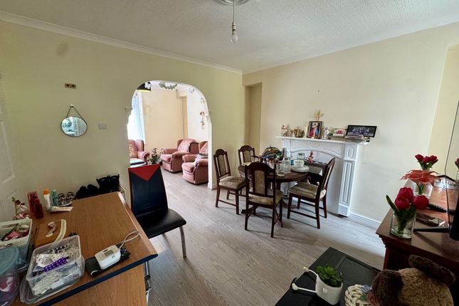 17, Lone Road, Swansea photo 4